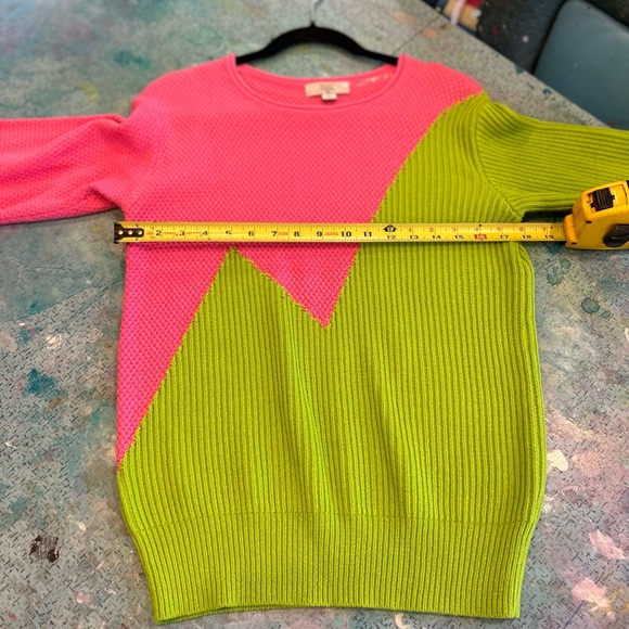 Funky Graph Sweater - Picture 11 of 12